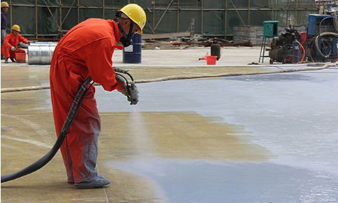 路面工程聚脲噴涂施工現(xiàn)場