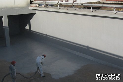 工業(yè)水池防腐聚脲涂料噴涂施工