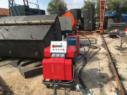 河北聚脲噴涂機罐體外壁防腐施工案例