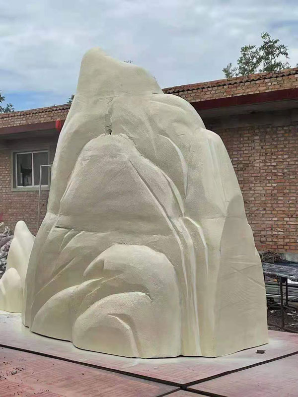 泡沫雕刻噴涂做硬化處理