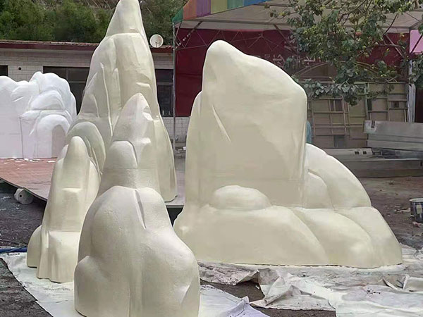 泡沫雕刻噴涂做硬化處理