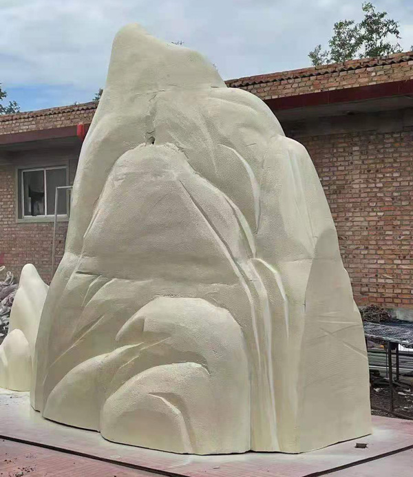 泡沫假山涂料聚脲硬化噴涂